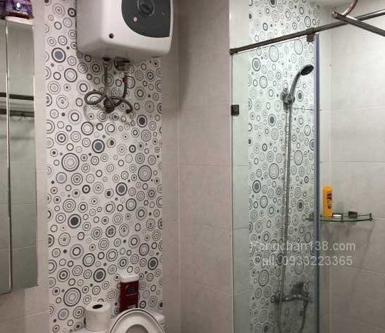 浴室的装潢在胡志明市公寓出租 - 富美兴 - 第七郡